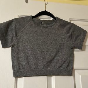 Gray workout crop top, Large